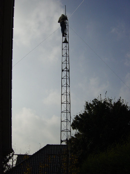 DSC01120.JPG (205.19 KiB) 42523 keer bekeken PD2JAM doet goed werk op 12meter hoogte