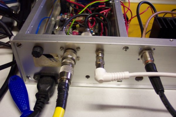 000_0007 aansluitingen.JPG (56.67 KiB) 87346 keer bekeken Antenne aansluitingen