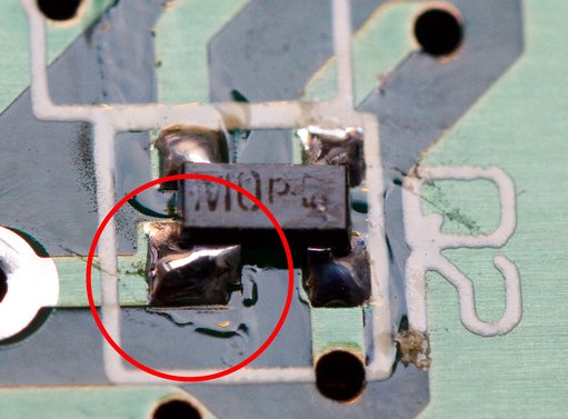 FET-positie.jpg (348.45 KiB) 120478 keer bekeken BF-998 heeft één dikker pootje. De print heeft op dat punt ook een dikker eilandje.